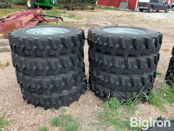 recapped-11r24.5-pivot-tires-&-rims-image-2