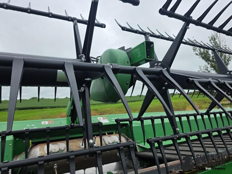 2021-john-deere-rd45f-hydraflex-draper-head-image-15