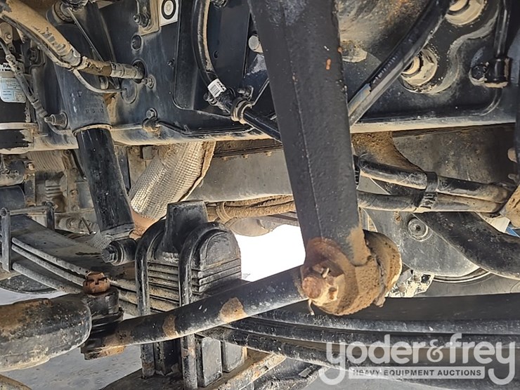 2018-peterbilt-348-image-20