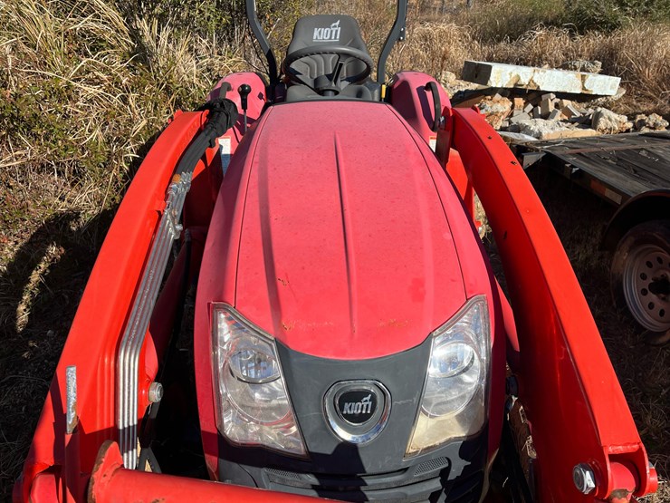 2021-kioti-ck2610hb-compact-utility-tractor-w/kl4030-loader-image-14