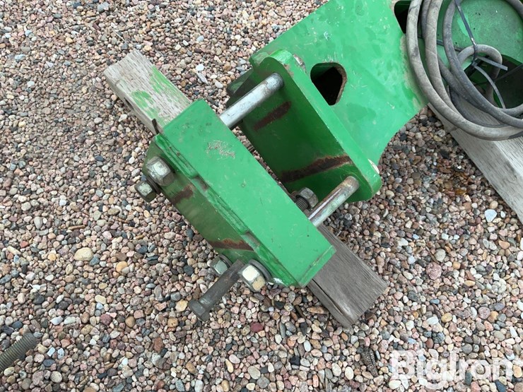 john-deere-lift-assist-brackets-&-wheels-image-10
