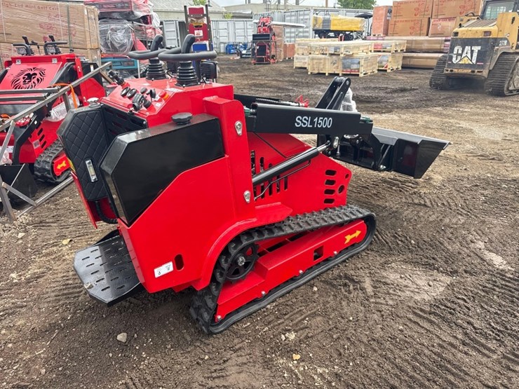 new-sd-lanch-co-mini-diesel-stand-on-skidloader-model-ssl1500-image-5