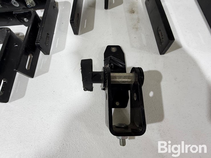 john-deere-cab-mounting-brackets-&-cab-accessories-image-12