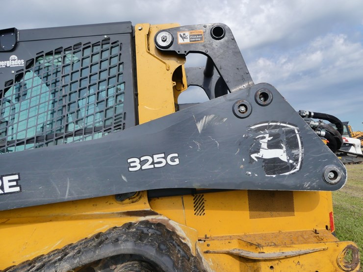 deere-325g-image-8