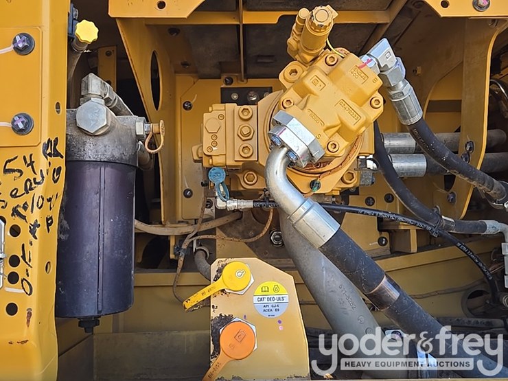 2019-caterpillar-336-image-38
