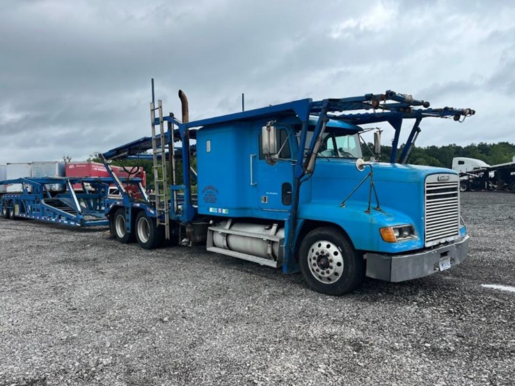 1999-freightliner-fld120-image-1