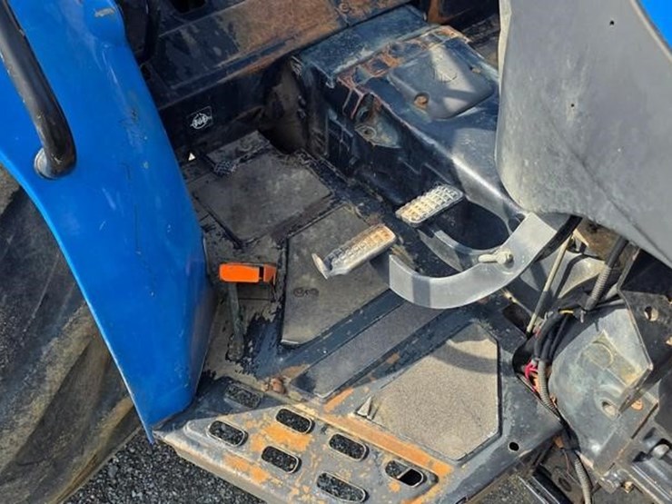 new-holland-tn75-image-39