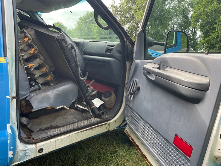 1999-ford-f450-image-17
