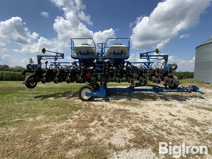 2020-kinze-3600-image-8