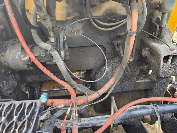 caterpillar-ap-1055f-image-48