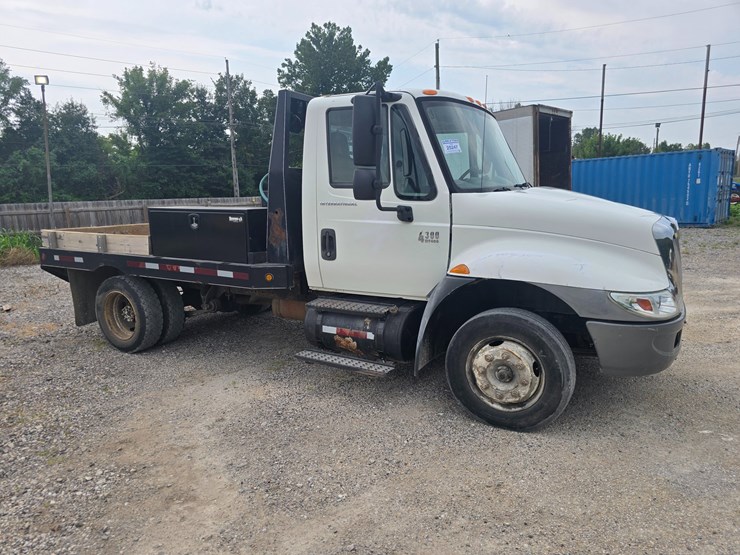 2006-international-durastar-4300-image-17