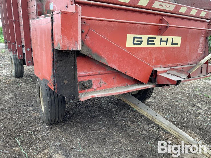 gehl-bu910-image-12