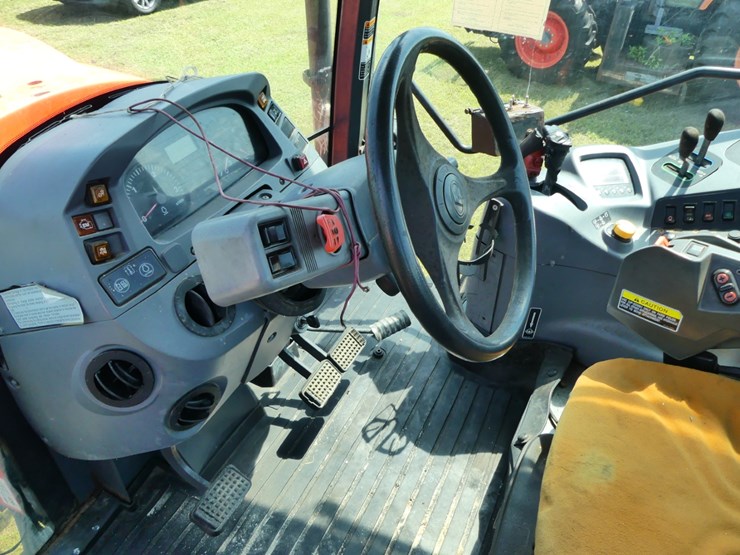 2013-kubota-m135gx-image-14