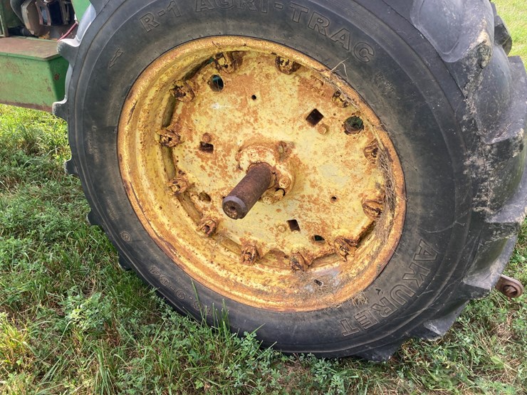 john-deere-3020-image-14