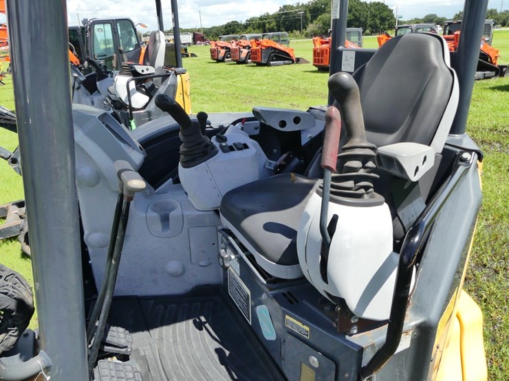 deere-35g-image-12