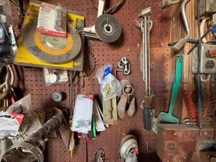 contents-of-northwest-wall-image-3