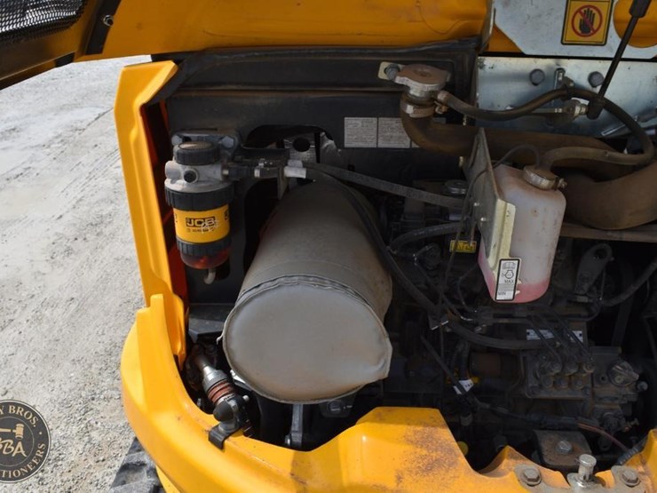 2024-jcb-35z-1-image-35