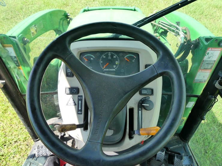 john-deere-3520-image-18