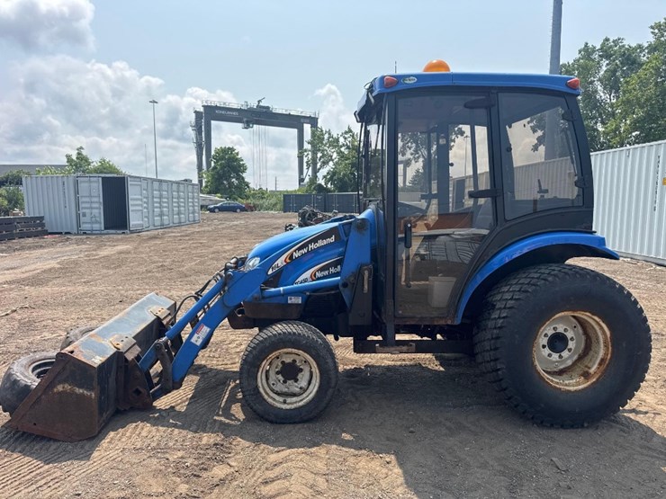 new-holland-tc45da-image-2