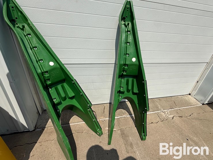 john-deere-poly-corn-head-snouts-image-14