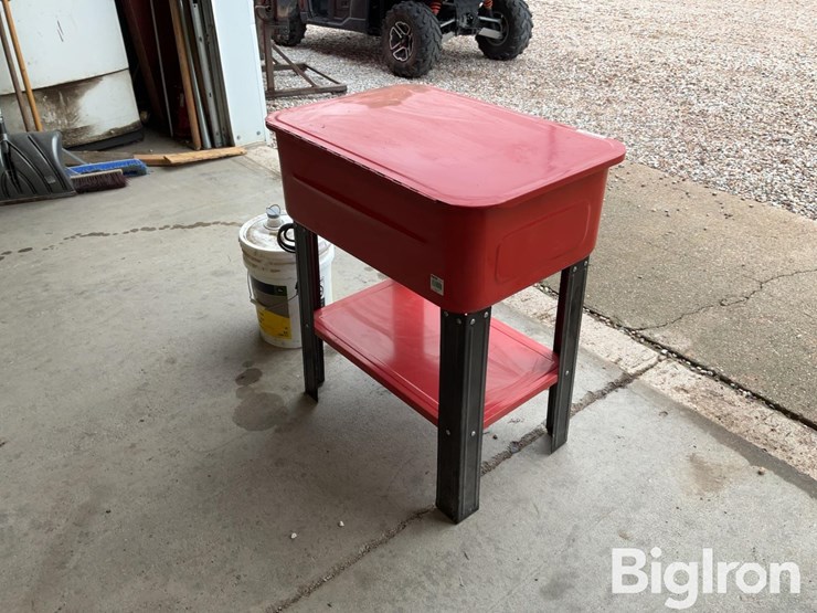 clarke-20-gal-parts-washer-table-image-5