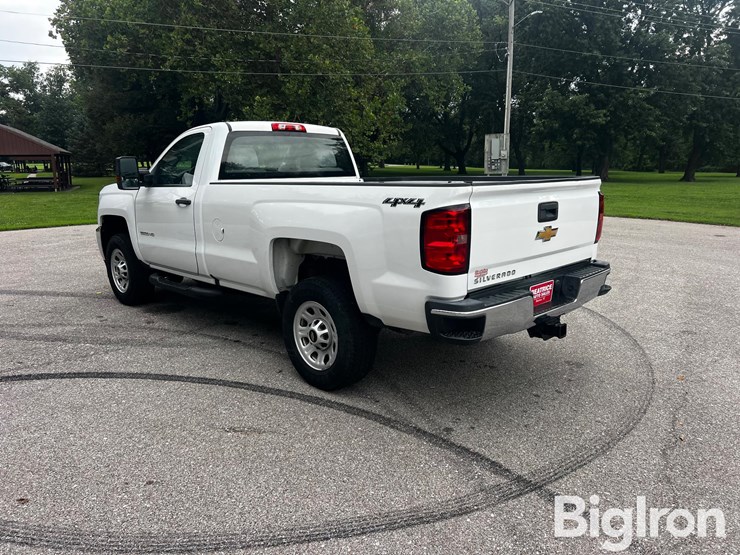 2016-chevrolet-3500-image-7