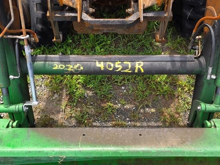 2020-john-deere-4052r-image-28