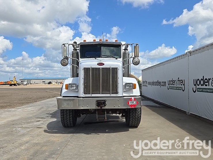 2005-peterbilt-357-image-8