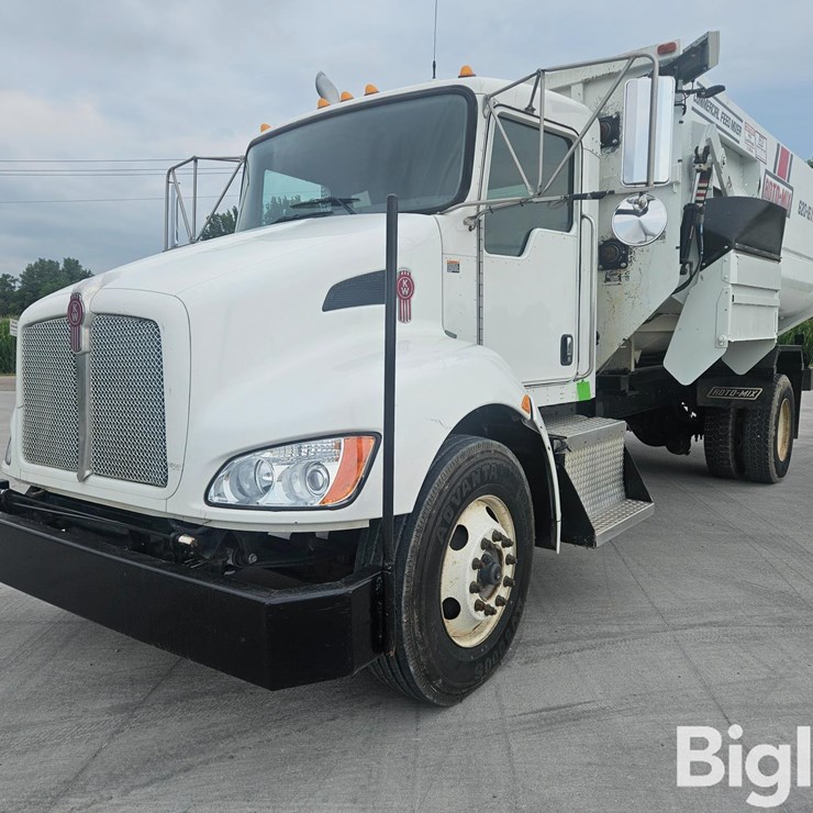 2013 KENWORTH T370