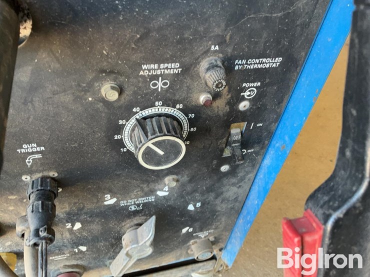 miller-millermatic-200-wire-welder-image-13