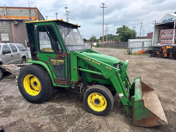 john-deere-4300-image-1