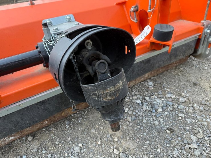 2016-kubota-f2680-image-5