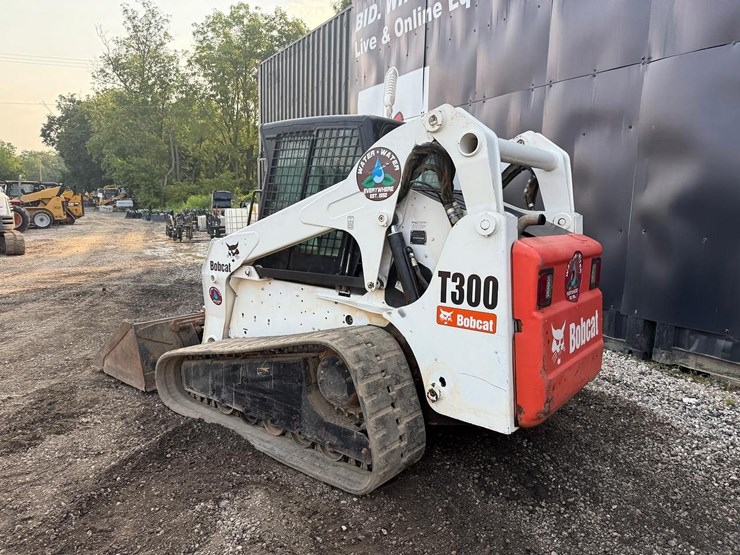 2008-bobcat-t300-image-2