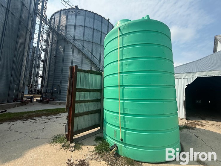 enduraplas-vertical-storage-tank-image-1