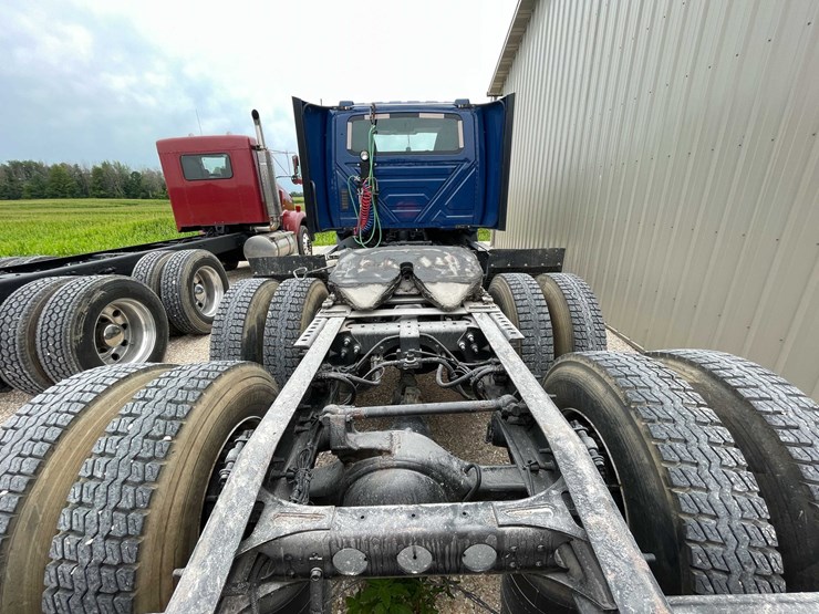 #108-•-2020-international-semi-tractor-(has-wi-title)-(denmark,-wi)-image-6