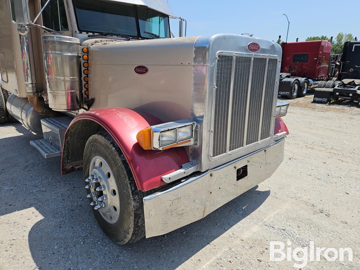 1995-peterbilt-379-image-11