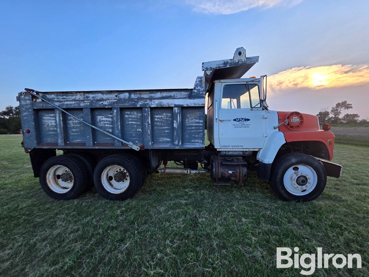 1979-ford-l8000-image-4