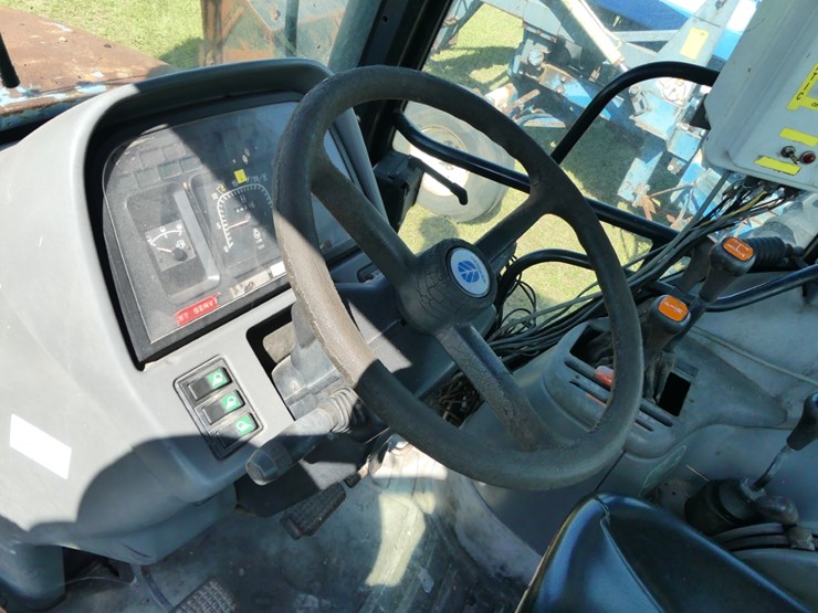 new-holland-ts110-image-17