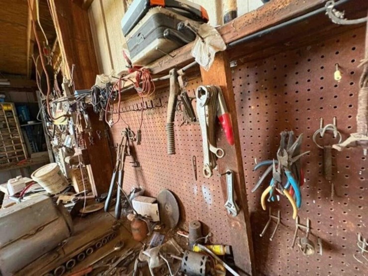 contents-of-northwest-wall-image-19