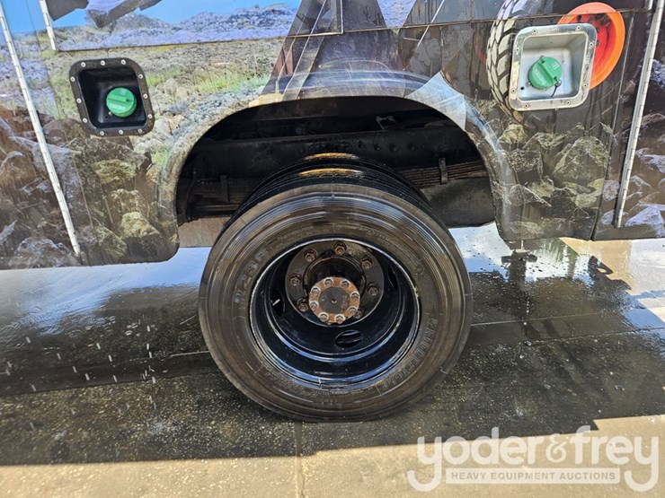 2021-chevrolet-silverado-5500hd-image-14