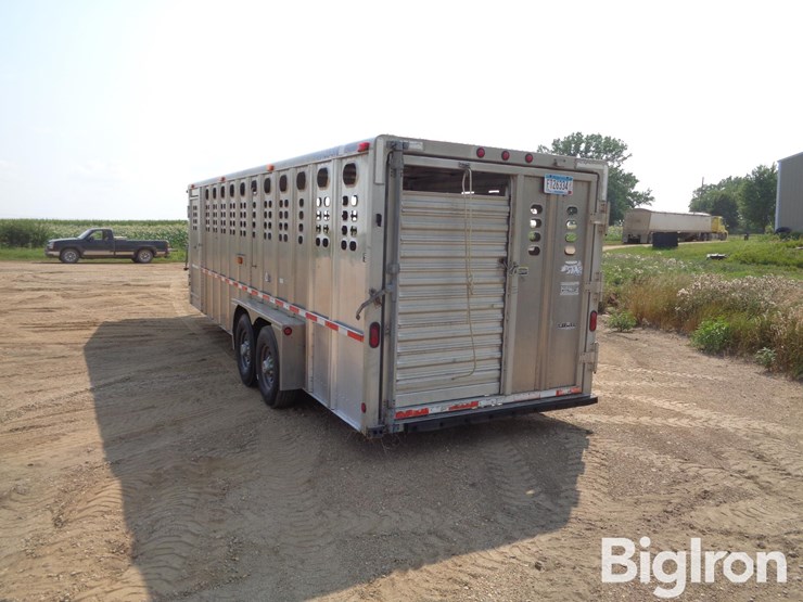 2002-wilson-livestock-trailer-image-7