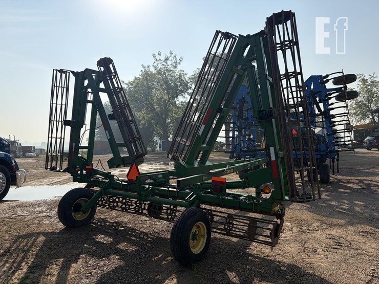 john-deere-200-image-3