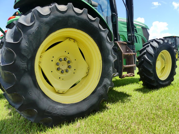 john-deere-6125m-image-6