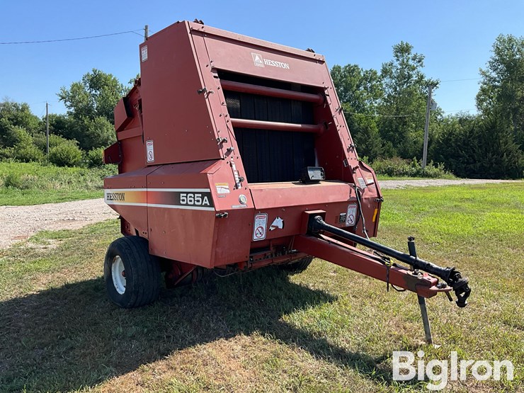 hesston-565a-image-3