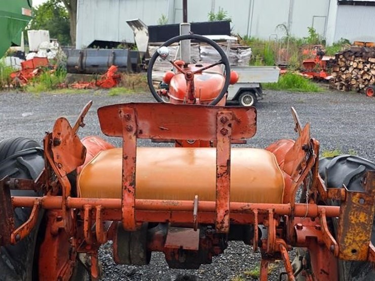 allis-chalmers-ca-tractor-w/cultivators-(runs)-image-10