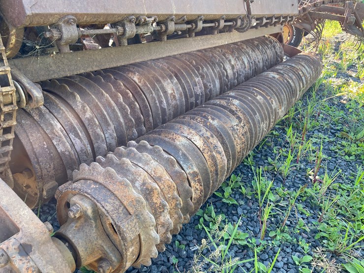 #640-•-brillion-300-seeder-(mason,-wi)-image-9