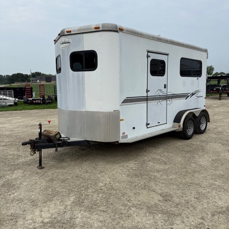 #423 • 2000 Sundowner Horse Trailer (IL Title) (Helenville, WI)