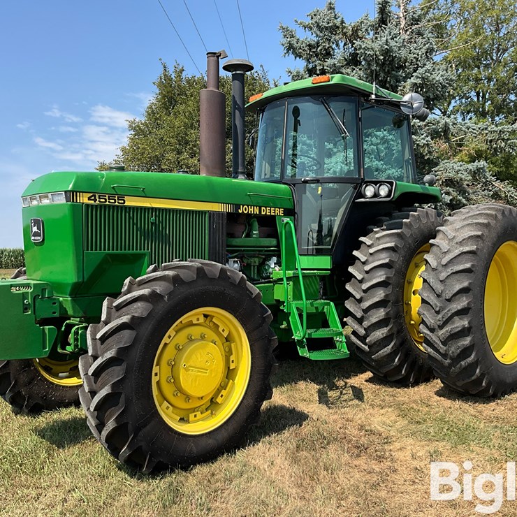 1989 JOHN DEERE 4555