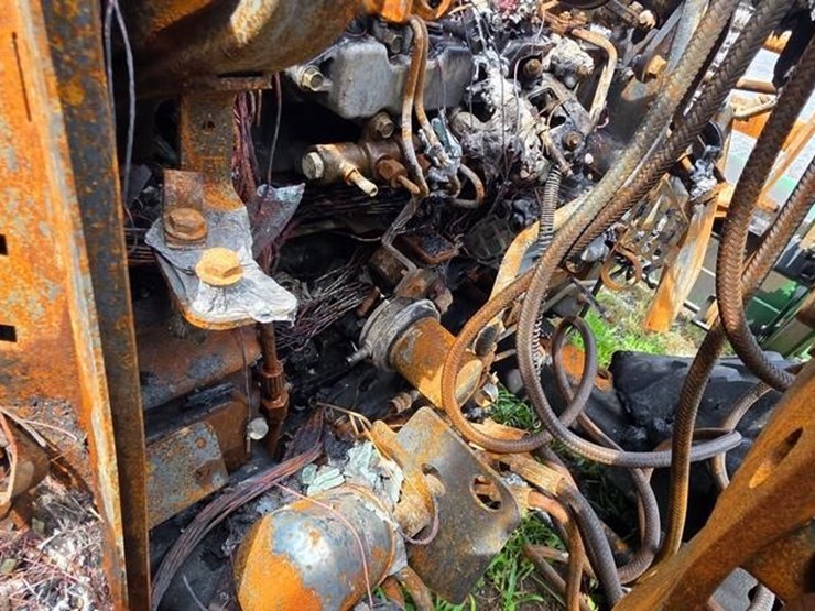 2020-john-deere-4052r-image-35