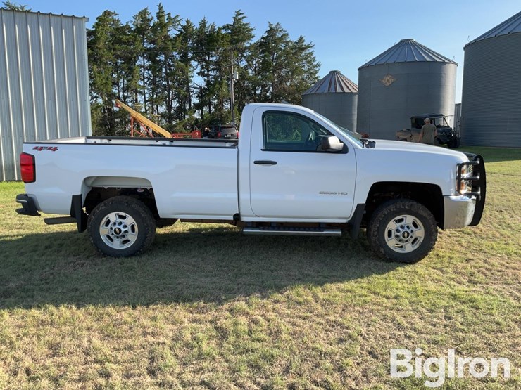 2018-chevrolet-silverado-2500hd-image-4